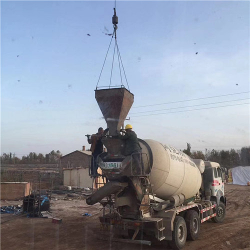 茅箭区“精准瞄准”—— 吊车的 “定位导航” 技术